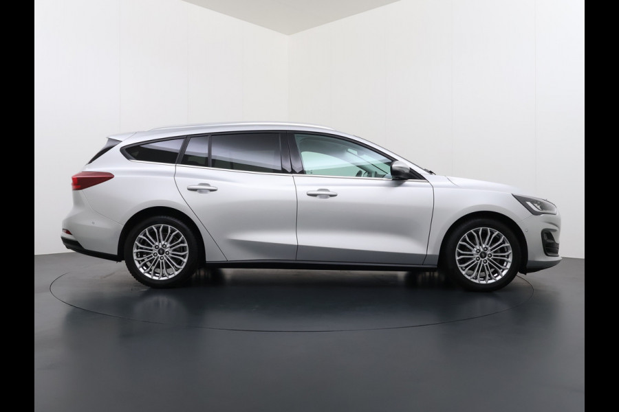Ford FOCUS Wagon T 125PK Hybride Trekhaak Navi Camera LED Dual-ECC Keyless FordPass-ConnectStoel+Stuur+Voorruitverwarming Apple Carplay Android A DAB Bluetooth Lmv 17" Ecc GSM Draadloos Opladen Led Privacy Glas Isofix Lane Assist Keyless Licht-/regensensor Origineel Nederlandse Auto  € 34.000 nieuw