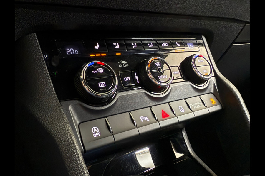 Škoda Karoq 1.5 TSI DSG 4x4 Sportline Business | 1800KG Trekgewicht | Carplay | Sportstoelen | Camera