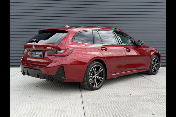 BMW 3 Serie Touring 330e XDrive AUT / Pan Dak / Head Up / HK / Trekh