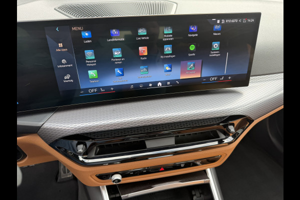 BMW 3 Serie Touring 330e XDrive AUT / Pan Dak / Head Up / HK / Trekh