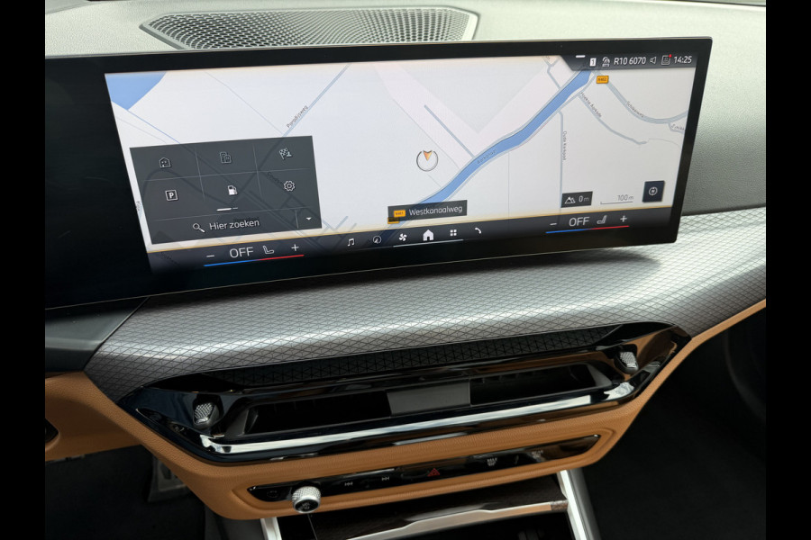 BMW 3 Serie Touring 330e XDrive AUT / Pan Dak / Head Up / HK / Trekh