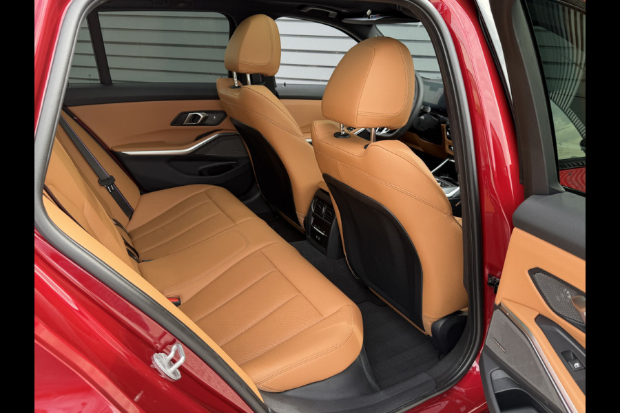 BMW 3 Serie Touring 330e XDrive AUT / Pan Dak / Head Up / HK / Trekh