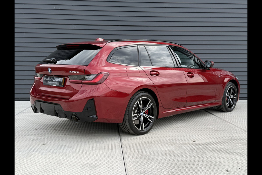 BMW 3 Serie Touring 330e XDrive AUT / Pan Dak / Head Up / HK / Trekh