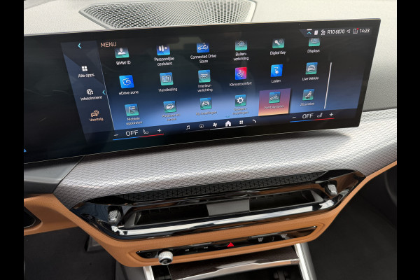 BMW 3 Serie Touring 330e XDrive AUT / Pan Dak / Head Up / HK / Trekh