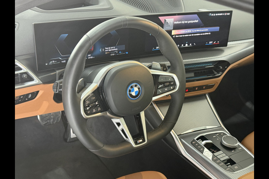 BMW 3 Serie Touring 330e XDrive AUT / Pan Dak / Head Up / HK / Trekh