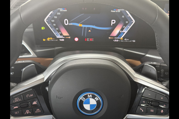 BMW 3 Serie Touring 330e XDrive AUT / Pan Dak / Head Up / HK / Trekh