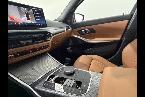 BMW 3 Serie Touring 330e XDrive AUT / Pan Dak / Head Up / HK / Trekh