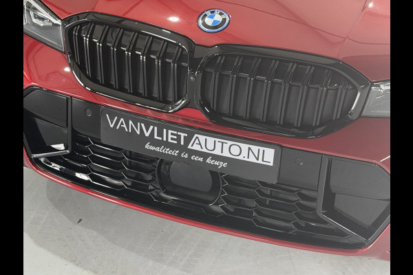 BMW 3 Serie Touring 330e XDrive AUT / Pan Dak / Head Up / HK / Trekh