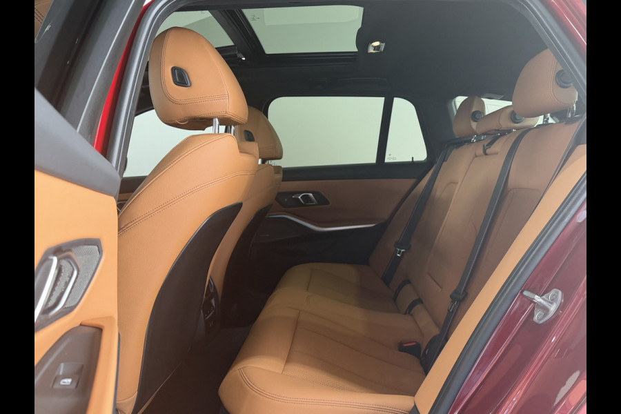 BMW 3 Serie Touring 330e XDrive AUT / Pan Dak / Head Up / HK / Trekh