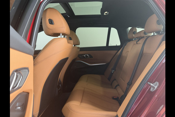 BMW 3 Serie Touring 330e XDrive AUT / Pan Dak / Head Up / HK / Trekh