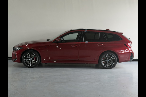 BMW 3 Serie Touring 330e XDrive AUT / Pan Dak / Head Up / HK / Trekh