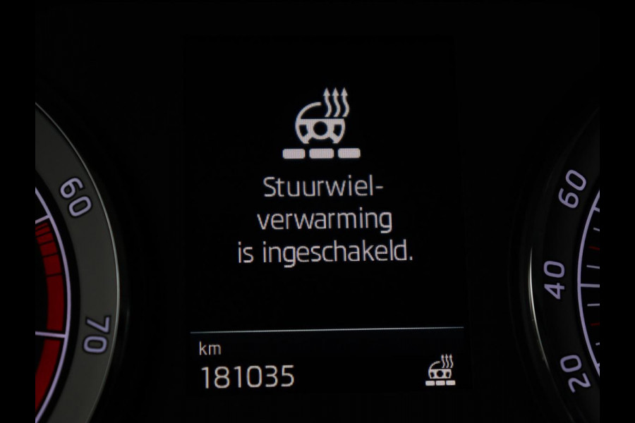 Škoda Karoq 1.5 TSI Business Edition | Stoelverwarming | Adaptive cruise | DAB | Carplay | Keyless | Full LED | Navigatie | Parkeerhulp | Side Assist | Climate control | Bluetooth