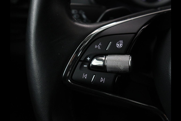 Škoda Karoq 1.5 TSI Business Edition | Stoelverwarming | Adaptive cruise | DAB | Carplay | Keyless | Full LED | Navigatie | Parkeerhulp | Side Assist | Climate control | Bluetooth