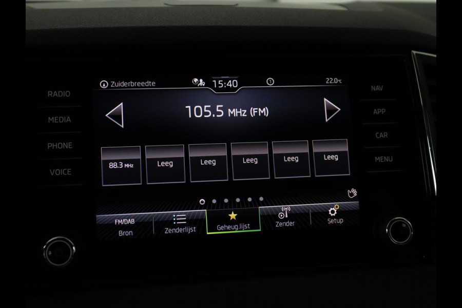 Škoda Karoq 1.5 TSI Business Edition | Stoelverwarming | Adaptive cruise | DAB | Carplay | Keyless | Full LED | Navigatie | Parkeerhulp | Side Assist | Climate control | Bluetooth