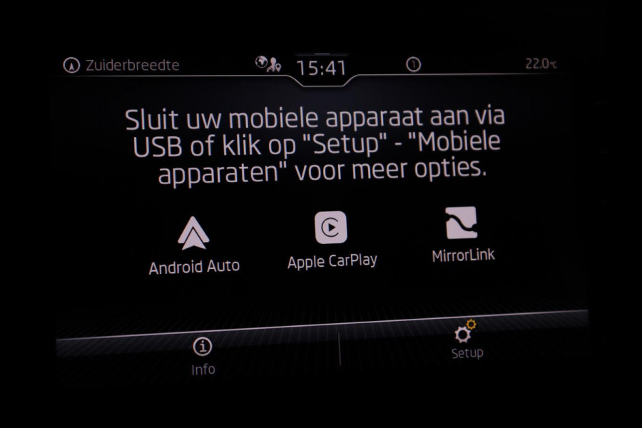 Škoda Karoq 1.5 TSI Business Edition | Stoelverwarming | Adaptive cruise | DAB | Carplay | Keyless | Full LED | Navigatie | Parkeerhulp | Side Assist | Climate control | Bluetooth