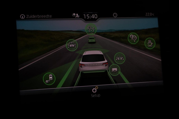 Škoda Karoq 1.5 TSI Business Edition | Stoelverwarming | Adaptive cruise | DAB | Carplay | Keyless | Full LED | Navigatie | Parkeerhulp | Side Assist | Climate control | Bluetooth