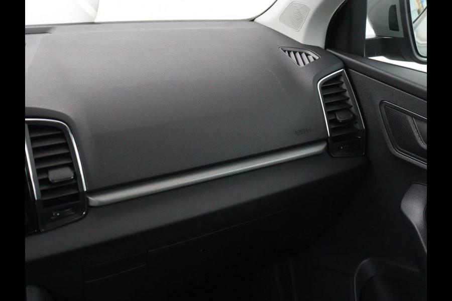 Škoda Karoq 1.5 TSI Business Edition | Stoelverwarming | Adaptive cruise | DAB | Carplay | Keyless | Full LED | Navigatie | Parkeerhulp | Side Assist | Climate control | Bluetooth