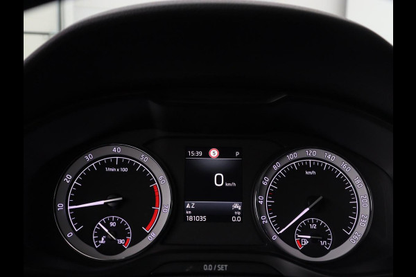 Škoda Karoq 1.5 TSI Business Edition | Stoelverwarming | Adaptive cruise | DAB | Carplay | Keyless | Full LED | Navigatie | Parkeerhulp | Side Assist | Climate control | Bluetooth