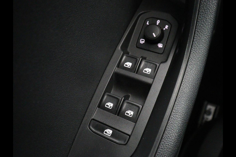 Škoda Karoq 1.5 TSI Business Edition | Stoelverwarming | Adaptive cruise | DAB | Carplay | Keyless | Full LED | Navigatie | Parkeerhulp | Side Assist | Climate control | Bluetooth