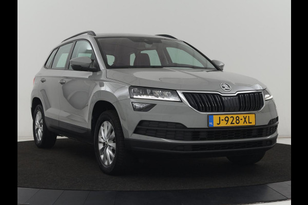 Škoda Karoq 1.5 TSI Business Edition | Stoelverwarming | Adaptive cruise | DAB | Carplay | Keyless | Full LED | Navigatie | Parkeerhulp | Side Assist | Climate control | Bluetooth
