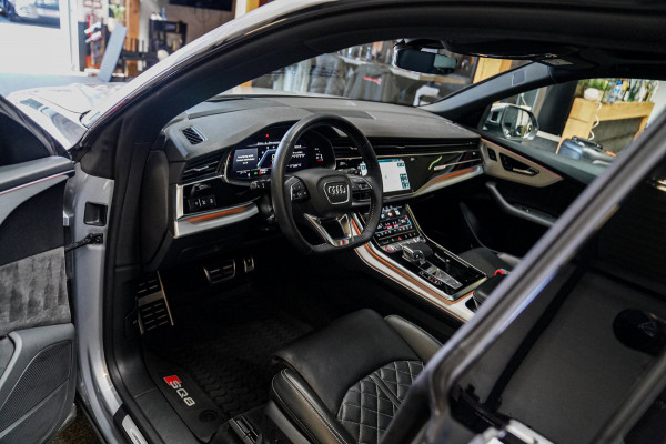 Audi SQ8 4.0 TDI SQ8 Quattro | Panorama | Trekhaak | Bang&Olufsen | Massage | Memory | Head up Display | LED | Dealer Onderhouden