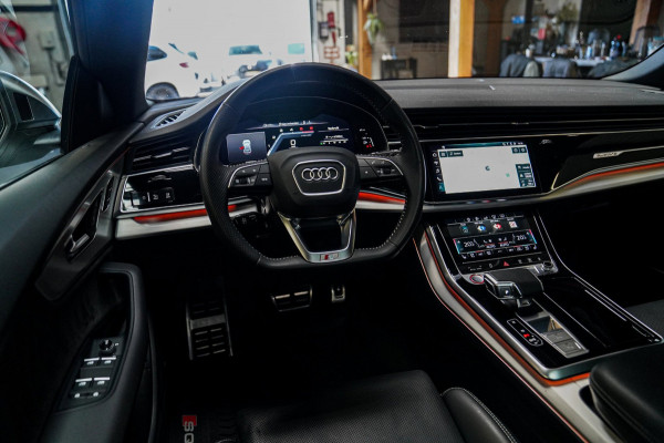 Audi SQ8 4.0 TDI SQ8 Quattro | Panorama | Trekhaak | Bang&Olufsen | Massage | Memory | Head up Display | LED | Dealer Onderhouden