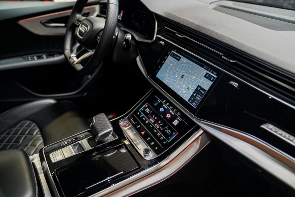 Audi SQ8 4.0 TDI SQ8 Quattro | Panorama | Trekhaak | Bang&Olufsen | Massage | Memory | Head up Display | LED | Dealer Onderhouden