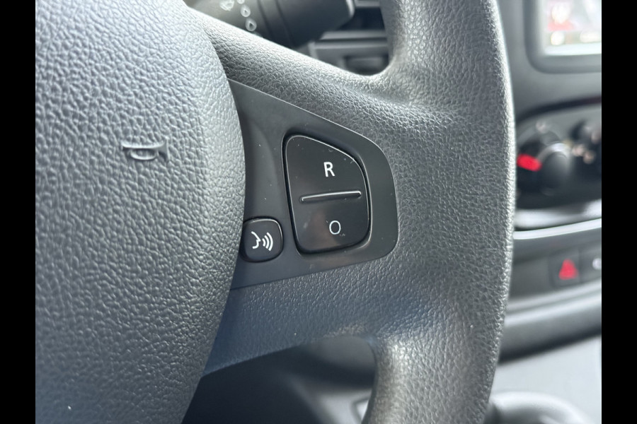 Renault Trafic DCI 126PK 3-Pers. EURO 6 Trekhaak Navi Airco Cruise Control Imperial Bluetooth Pdc Comfort Energy Achterdeuren Schuifdeur Betonplex Vloer Inbouwkasten 1.6dCi T29 L1H1 1e Eigenaar 2.000KG Trekgewicht Origineel Nederlandse Bus