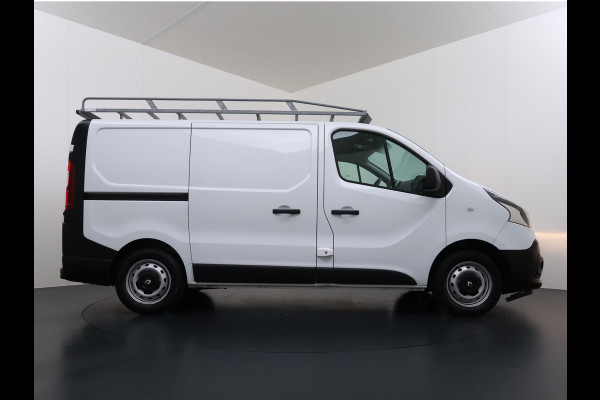 Renault Trafic DCI 126PK 3-Pers. EURO 6 Trekhaak Navi Airco Cruise Control Imperial Bluetooth Pdc Comfort Energy Achterdeuren Schuifdeur Betonplex Vloer Inbouwkasten 1.6dCi T29 L1H1 1e Eigenaar 2.000KG Trekgewicht Origineel Nederlandse Bus