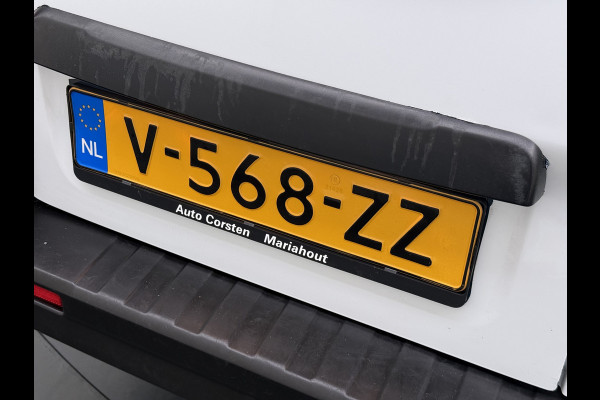 Renault Trafic DCI 126PK 3-Pers. EURO 6 Trekhaak Navi Airco Cruise Control Imperial Bluetooth Pdc Comfort Energy Achterdeuren Schuifdeur Betonplex Vloer Inbouwkasten 1.6dCi T29 L1H1 1e Eigenaar 2.000KG Trekgewicht Origineel Nederlandse Bus