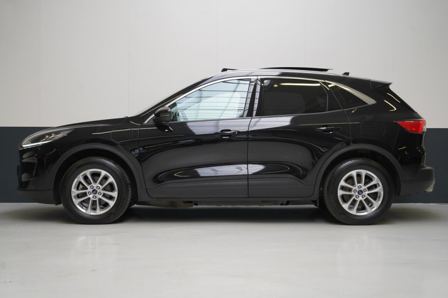 Ford Kuga 2.5 PHEV Titanium | Panoramadak | Trekhaak | Adaptive cruise | Climate control | Stoelverwarming