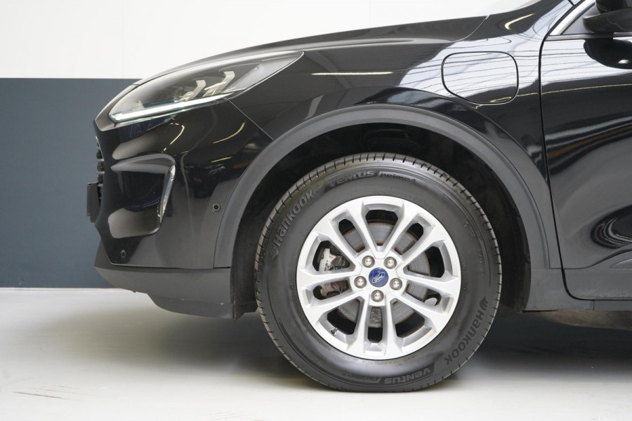 Ford Kuga 2.5 PHEV Titanium | Panoramadak | Trekhaak | Adaptive cruise | Climate control | Stoelverwarming