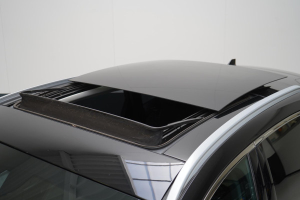 Ford Kuga 2.5 PHEV Titanium | Panoramadak | Trekhaak | Adaptive cruise | Climate control | Stoelverwarming