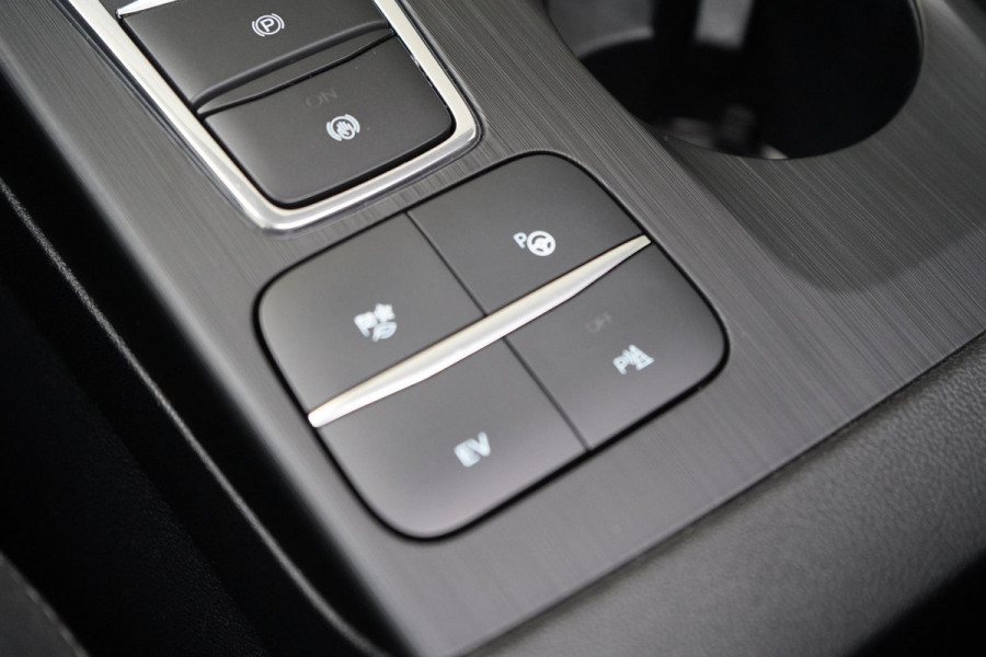 Ford Kuga 2.5 PHEV Titanium | Panoramadak | Trekhaak | Adaptive cruise | Climate control | Stoelverwarming