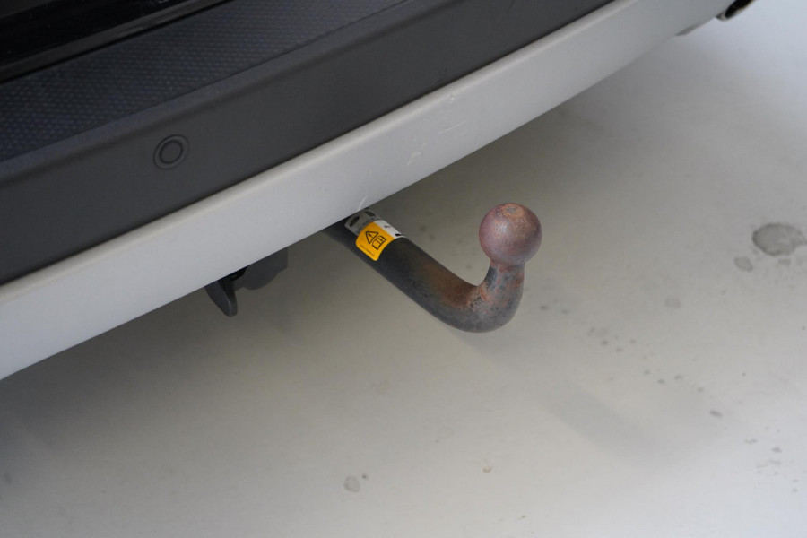 Ford Kuga 2.5 PHEV Titanium | Panoramadak | Trekhaak | Adaptive cruise | Climate control | Stoelverwarming