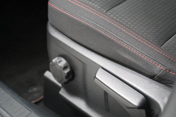 Ford Kuga 2.5 PHEV ST-Line | Blind spot | Navigatie | Adaptive cruise | Camera | Apple Carplay | Keyless | Stoelverwarming