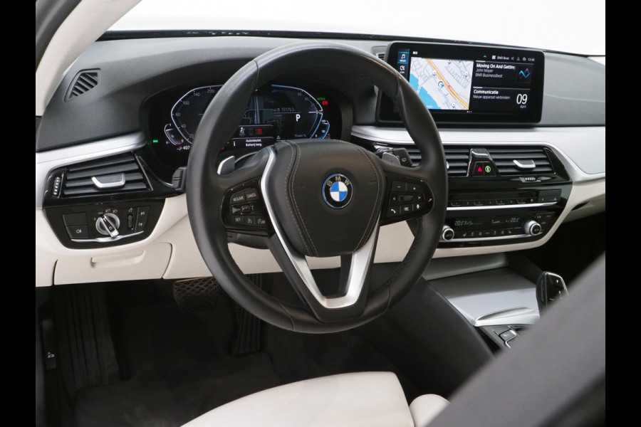 BMW 5 Serie Touring 530e Shadow Line | NL auto | Leder | LaserLED | Camera | Memory | Dodehoek | Cruise | DAB | Carplay