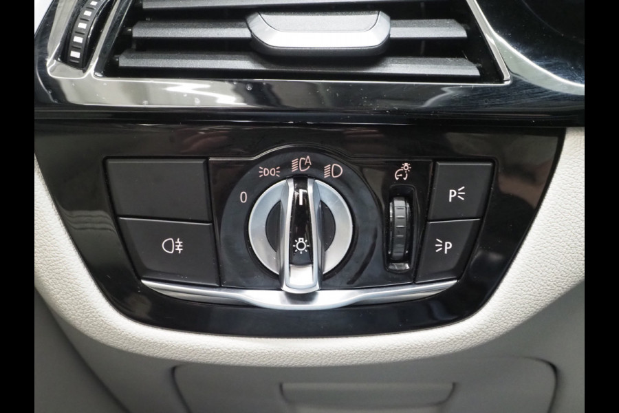 BMW 5 Serie Touring 530e Shadow Line | NL auto | Leder | LaserLED | Camera | Memory | Dodehoek | Cruise | DAB | Carplay