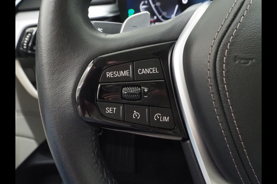 BMW 5 Serie Touring 530e Shadow Line | NL auto | Leder | LaserLED | Camera | Memory | Dodehoek | Cruise | DAB | Carplay