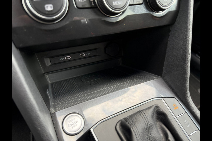 Volkswagen Tiguan Allspace 1.5 TSI Highline Business R 7p.- Automaat - Leder - Navi - Org.NL