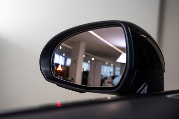 Mercedes-Benz GLC 300e 4MATIC AMG 313PK | Pano | Burmester | Sfeer | Trekhaak | Stoel&Stuurverw. | VOL! 12 MND Garantie