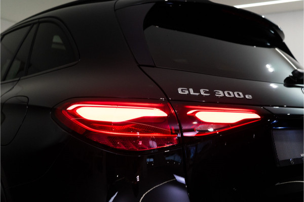 Mercedes-Benz GLC 300e 4MATIC AMG 313PK | Pano | Burmester | Sfeer | Trekhaak | Stoel&Stuurverw. | VOL! 12 MND Garantie