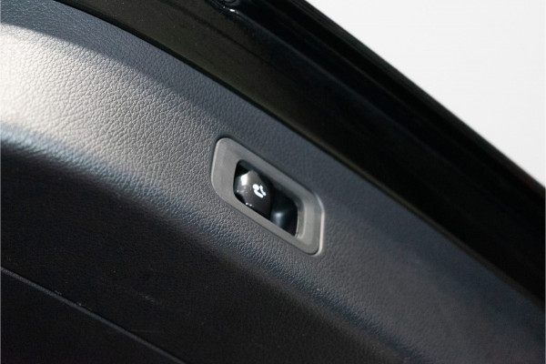 Mercedes-Benz GLC 300e 4MATIC AMG 313PK | Pano | Burmester | Sfeer | Trekhaak | Stoel&Stuurverw. | VOL! 12 MND Garantie