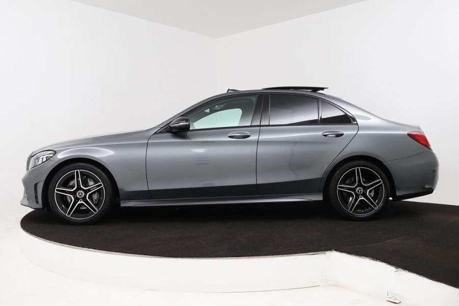 Mercedes-Benz C-Klasse 180 Solution AMG (PANORAMADAK, MULTIBEAM LED, SFEERVERLICHTING, NIGHTPAKKET, PDC, CAMERA, NAVIGATIE)