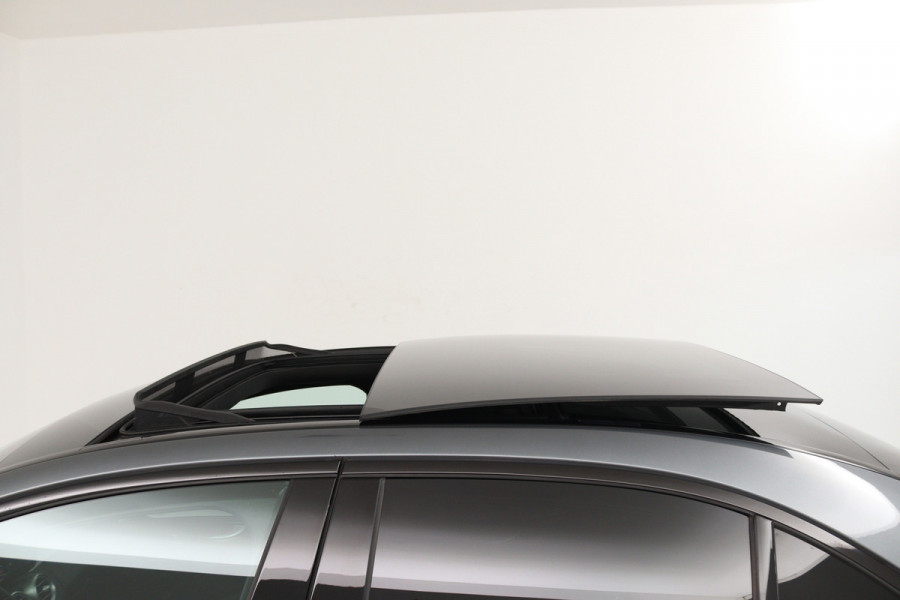 Mercedes-Benz C-Klasse 180 Solution AMG (PANORAMADAK, MULTIBEAM LED, SFEERVERLICHTING, NIGHTPAKKET, PDC, CAMERA, NAVIGATIE)