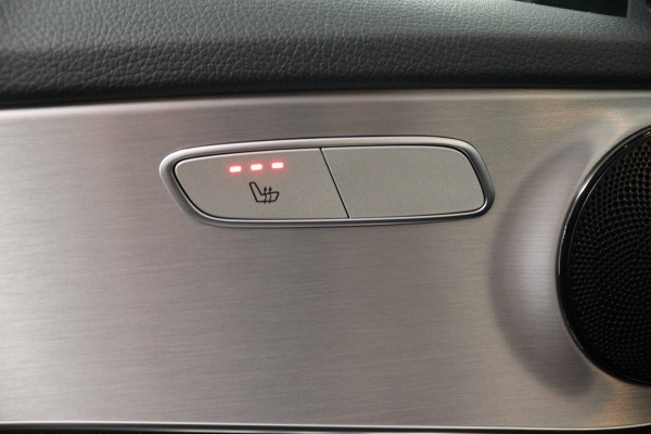 Mercedes-Benz C-Klasse 180 Solution AMG (PANORAMADAK, MULTIBEAM LED, SFEERVERLICHTING, NIGHTPAKKET, PDC, CAMERA, NAVIGATIE)