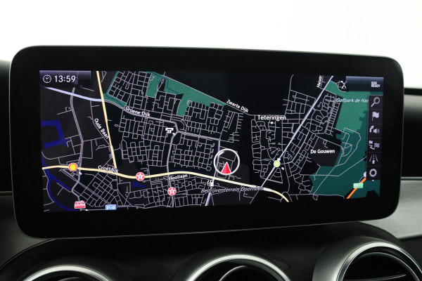Mercedes-Benz C-Klasse 180 Solution AMG (PANORAMADAK, MULTIBEAM LED, SFEERVERLICHTING, NIGHTPAKKET, PDC, CAMERA, NAVIGATIE)