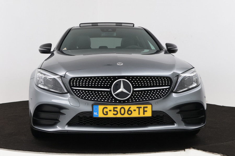 Mercedes-Benz C-Klasse 180 Solution AMG (PANORAMADAK, MULTIBEAM LED, SFEERVERLICHTING, NIGHTPAKKET, PDC, CAMERA, NAVIGATIE)