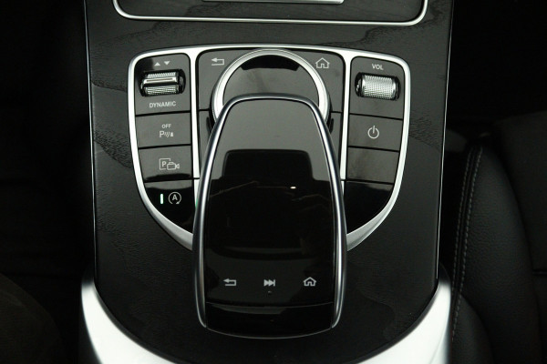 Mercedes-Benz C-Klasse 180 Solution AMG (PANORAMADAK, MULTIBEAM LED, SFEERVERLICHTING, NIGHTPAKKET, PDC, CAMERA, NAVIGATIE)