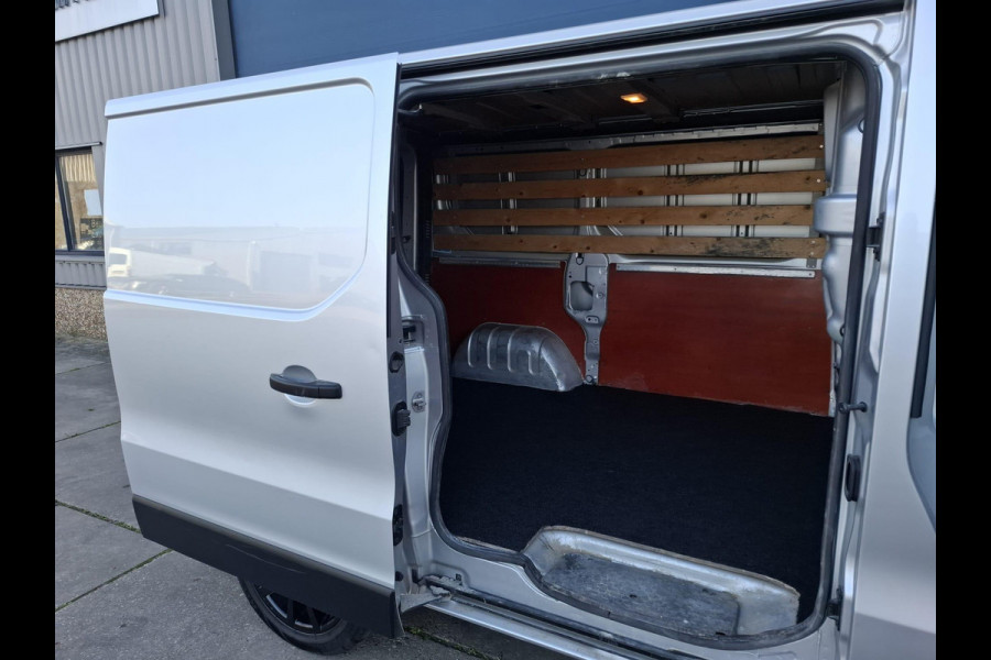 Renault Trafic 1.6 dCi T27 L1H1 Générique AIRCO / CRUISE CONTROLE / NAVI / TREKHAAK / EURO 6 / MARGE AUTO !!!